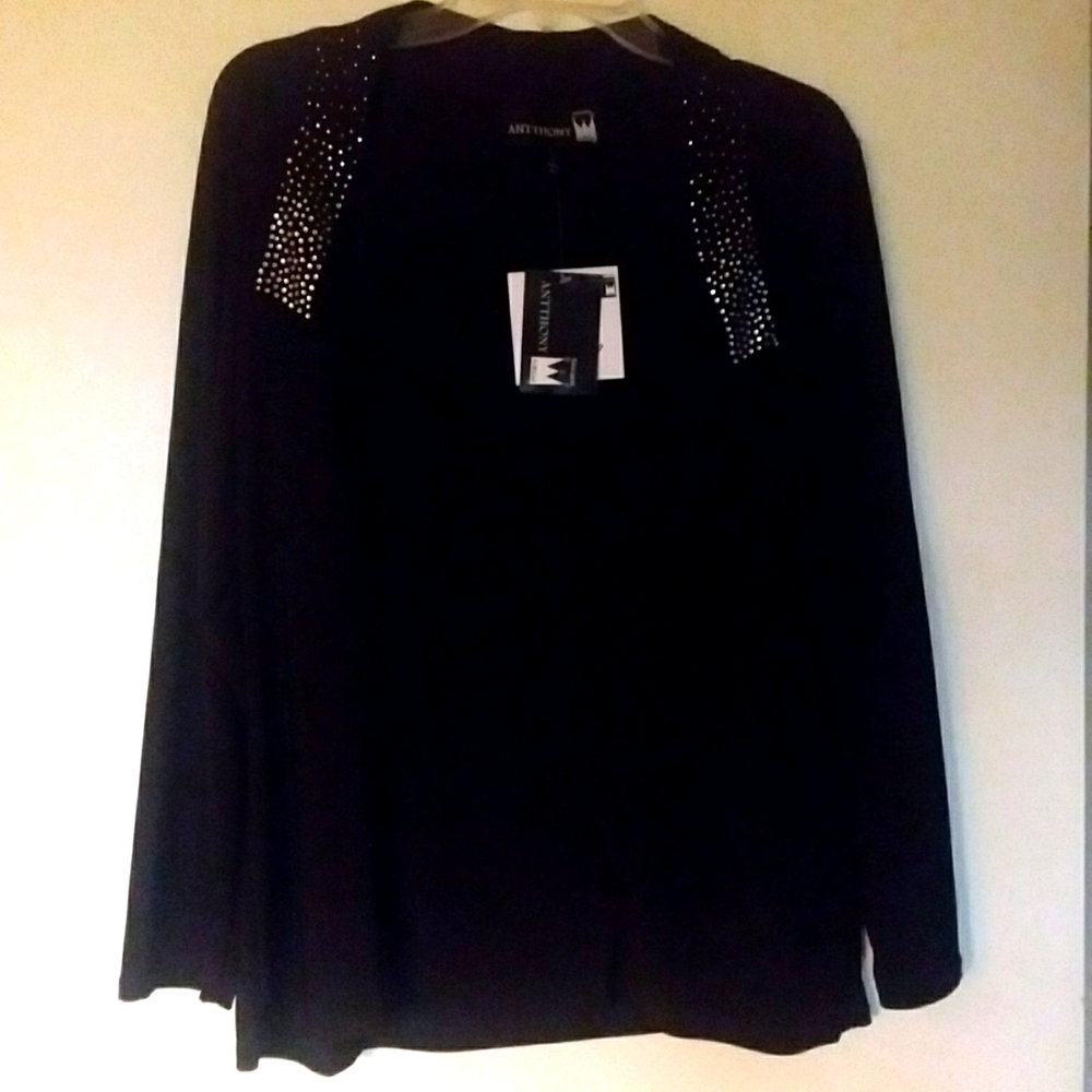ANTTHONY ORIGINAL top in size large.  NEW with tags.